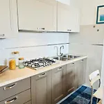 Lejlighed Bright Flat With Shared Swimming Pool *