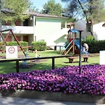 Lejlighed Bright Flat With Shared Swimming Pool