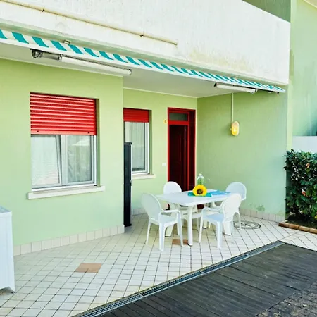 Bright Flat With Shared Swimming Pool Lägenhet Bibione