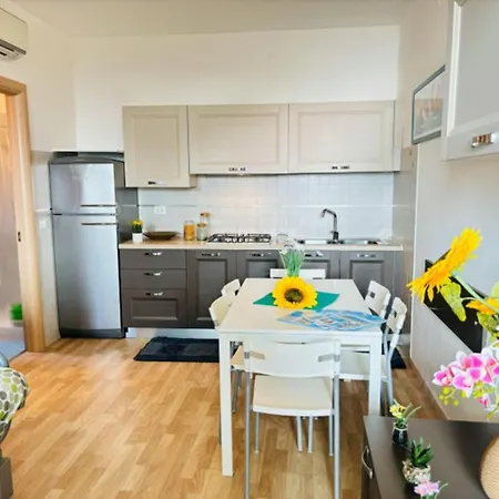 Bright With Terrace And Shared Swimming Pool - Beahost Apartment *