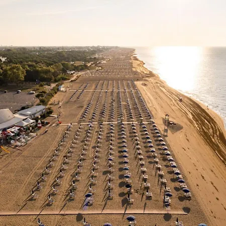 Bright With Terrace And Shared Swimming Pool - Beahost * Bibione