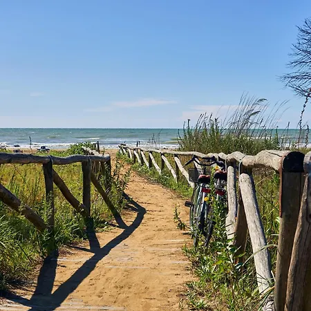 Bright With Terrace And Shared Swimming Pool - Beahost * Bibione