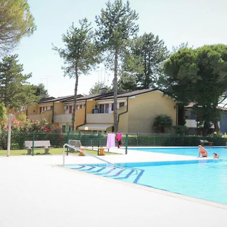 Bright With Terrace And Shared Swimming Pool - Beahost Apartment *