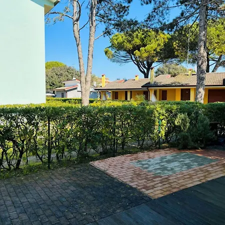 Apartmán Bright Flat With Shared Swimming Pool Bibione