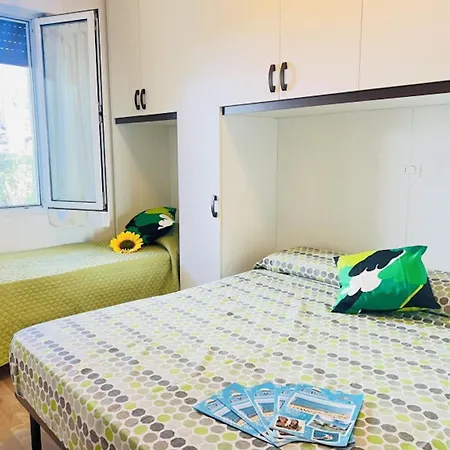 Bright Flat With Shared Swimming Pool Apartmán