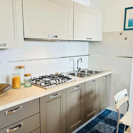 Apartmán Bright Flat With Shared Swimming Pool *