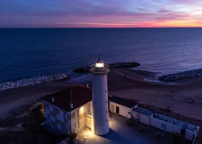 Apartment Bright Flat With Shared Swimming Pool