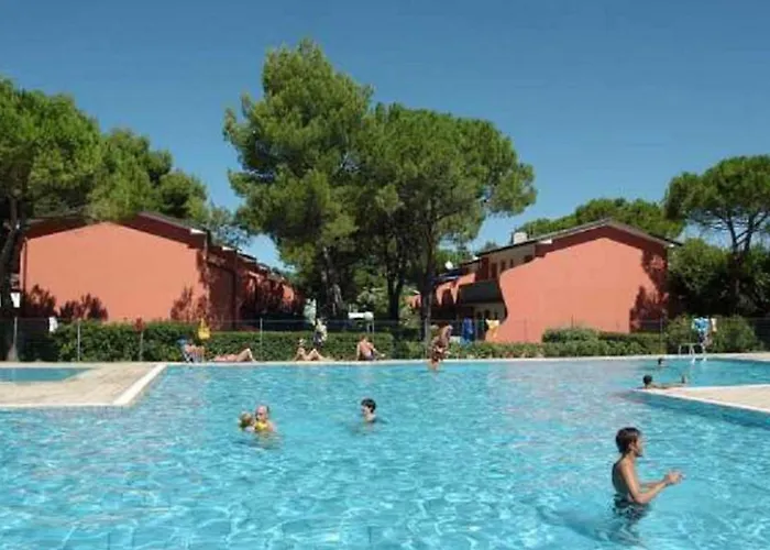 Bright Flat With Shared Swimming Pool Апартаменты