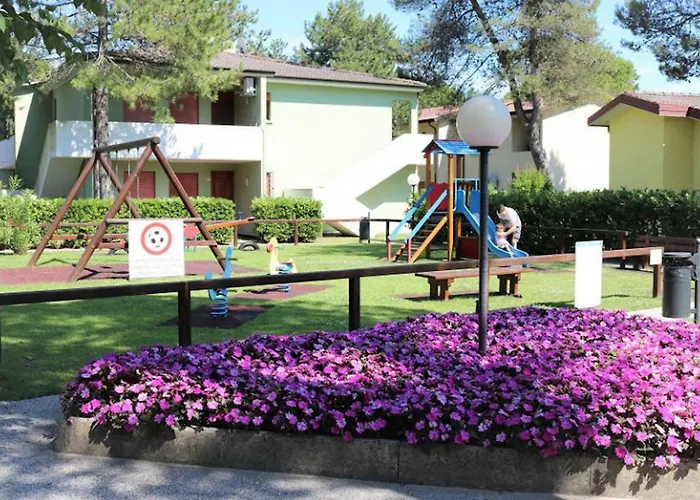 Апартаменты Bright Flat With Shared Swimming Pool