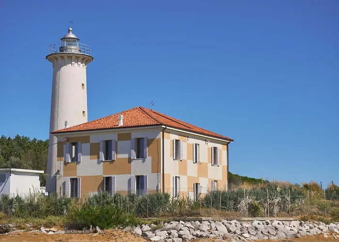 Апартаменты Bright Flat With Shared Swimming Pool *