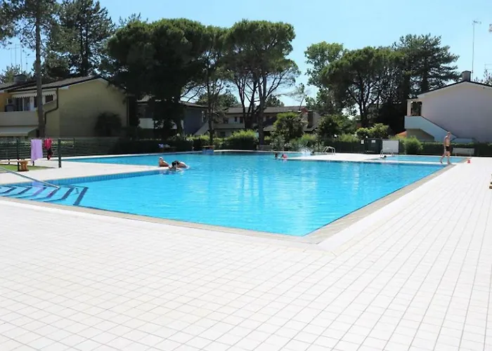 Bright Flat With Shared Swimming Pool Apartment